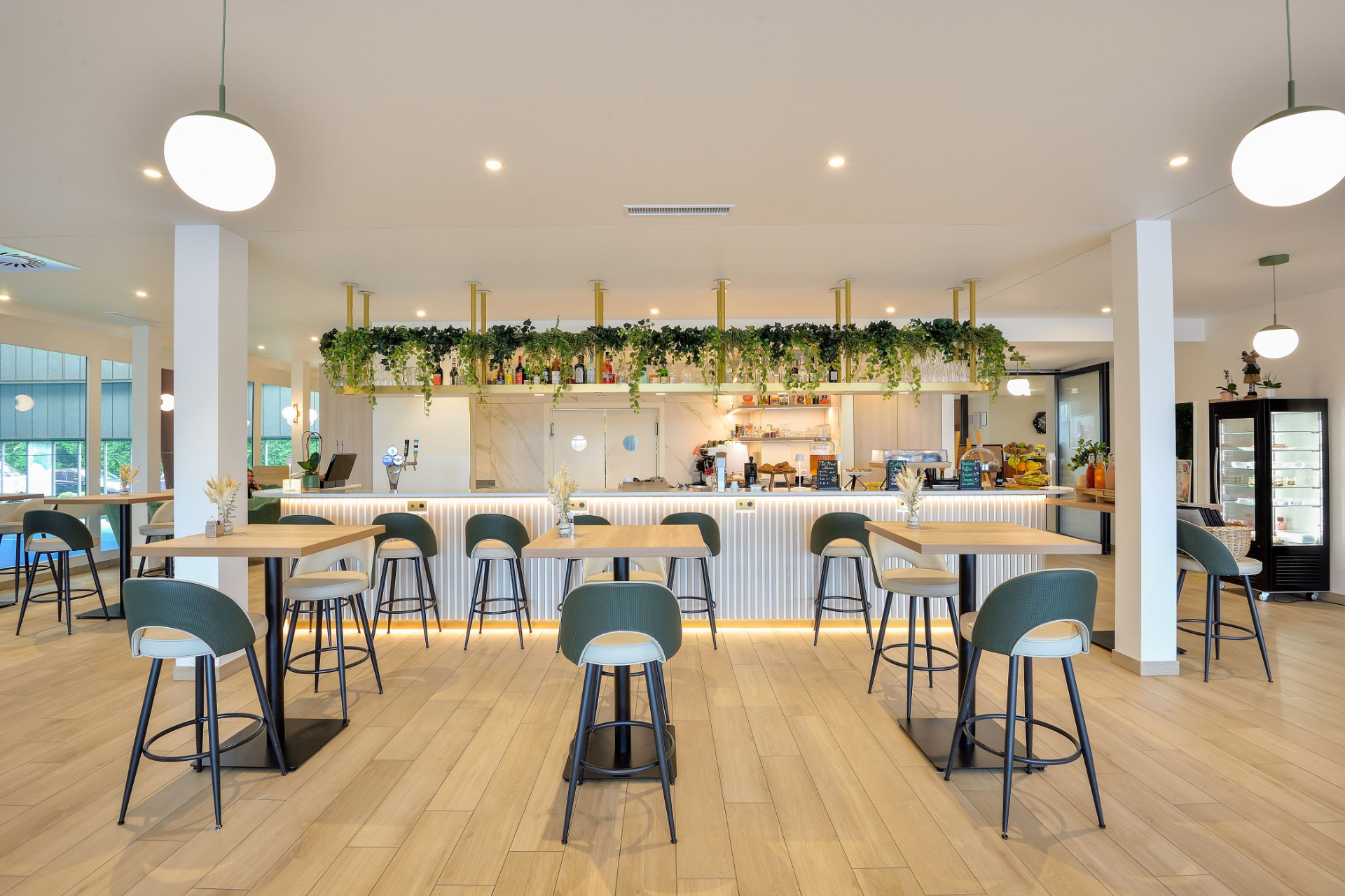 Bar du restaurant rénové du Green Club à Romanel-sur-Lausanne